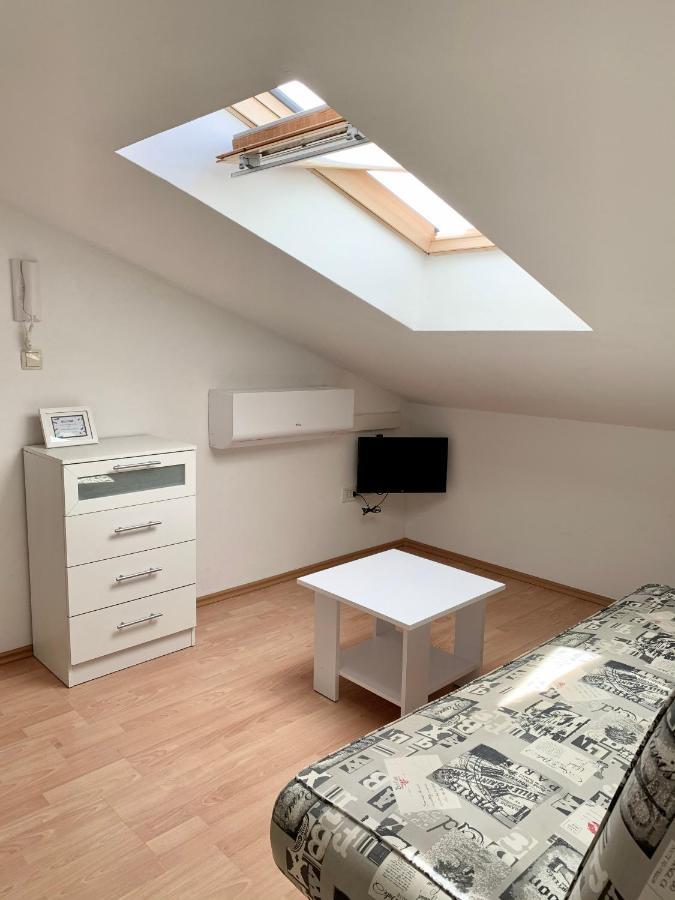 Apartments Happy Stay Center Baska Екстер'єр фото