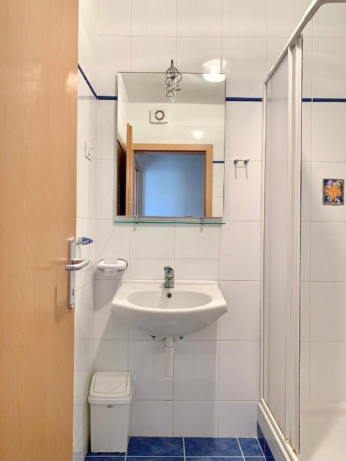 Apartments Happy Stay Center Baska Екстер'єр фото