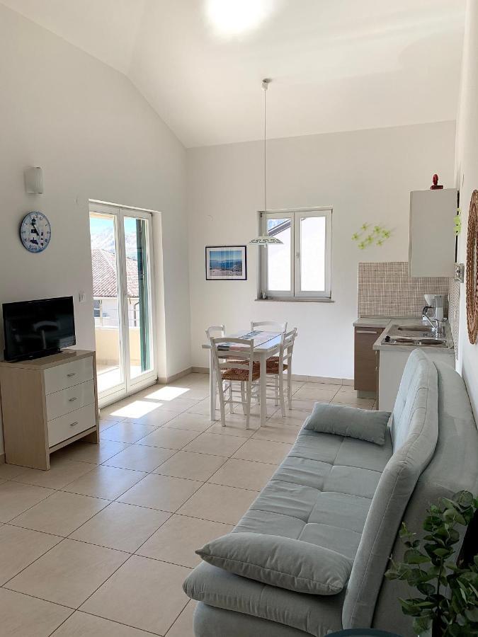 Apartments Happy Stay Center Baska Екстер'єр фото