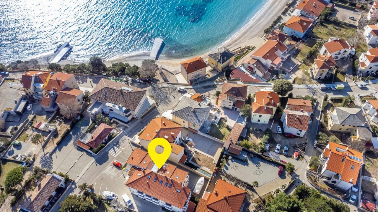 Apartments Happy Stay Center Baska Екстер'єр фото