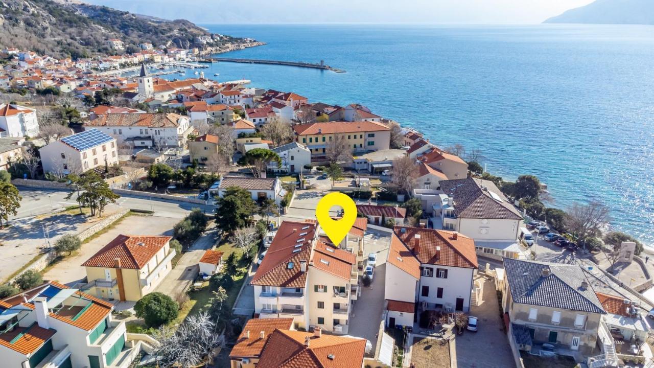 Apartments Happy Stay Center Baska Екстер'єр фото