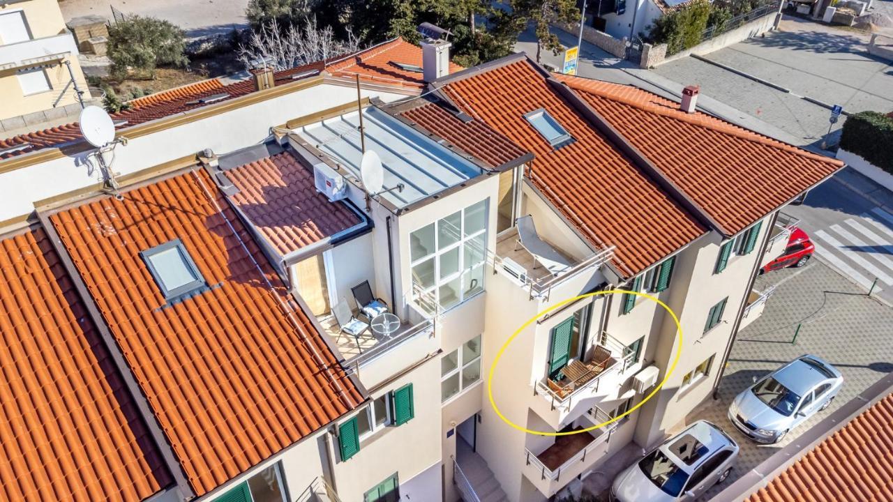 Apartments Happy Stay Center Baska Екстер'єр фото