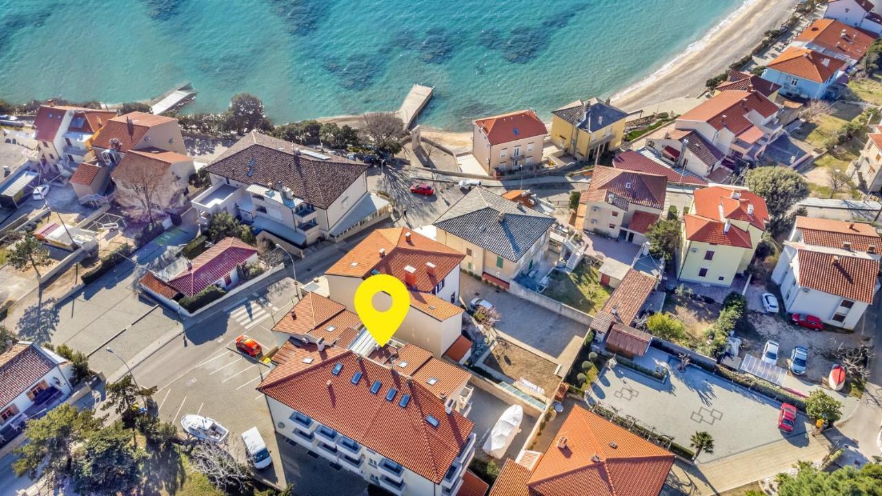 Apartments Happy Stay Center Baska Екстер'єр фото